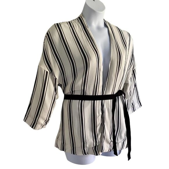 H&M White and Grey Striped Wrap Top Black Tie Belt Womens Small - Picture 3 of 10